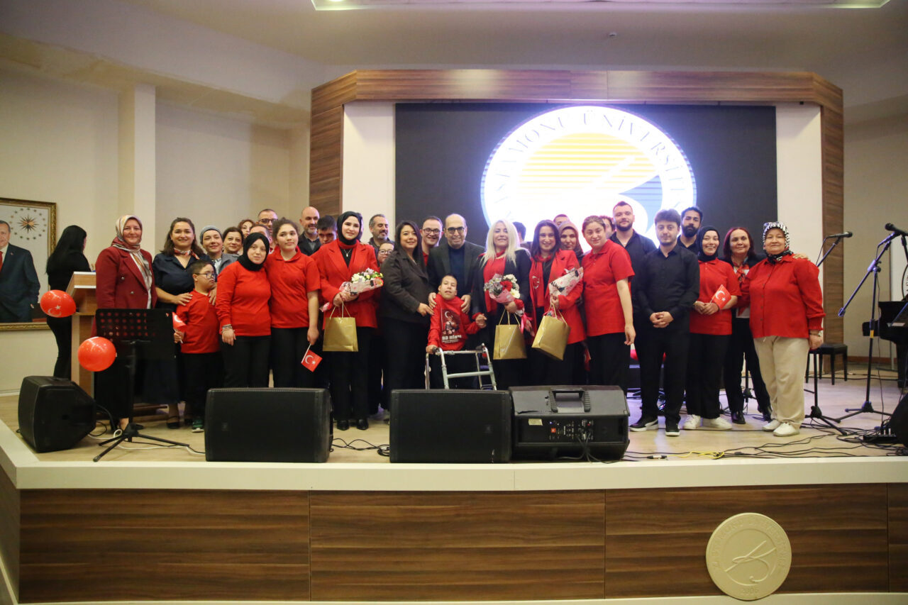 KASTAMONU (AA) – Kastamonu'da özel gereksinimli bireylerden oluşan koro, seslendirdikleri