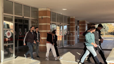 KASTAMONU (AA) – Kastamonu'da düzenlenen iki ayrı uyuşturucu operasyonunda gözaltına