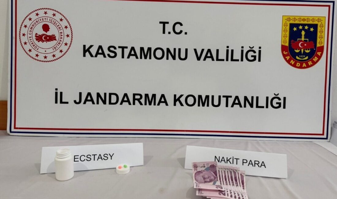 KASTAMONU (AA) – Kastamonu'da düzenlenen uyuşturucu operasyonunda gözaltına alınan 3