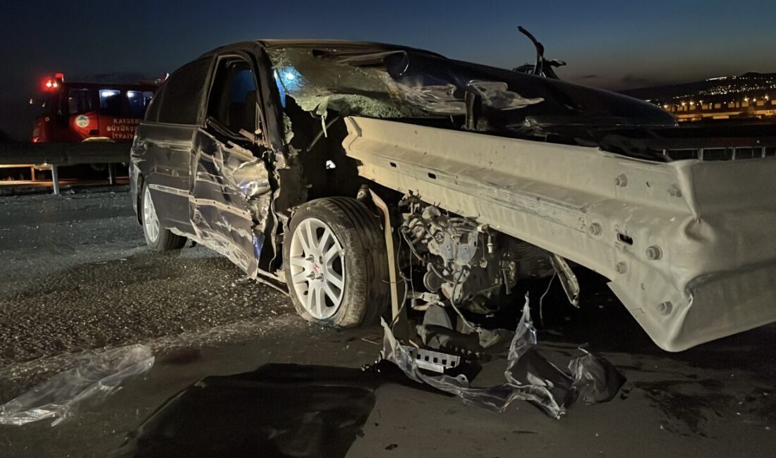 KAYSERİ (AA) – Kayseri'de kontrolden çıkarak bariyere çarpan otomobilin sürücüsü