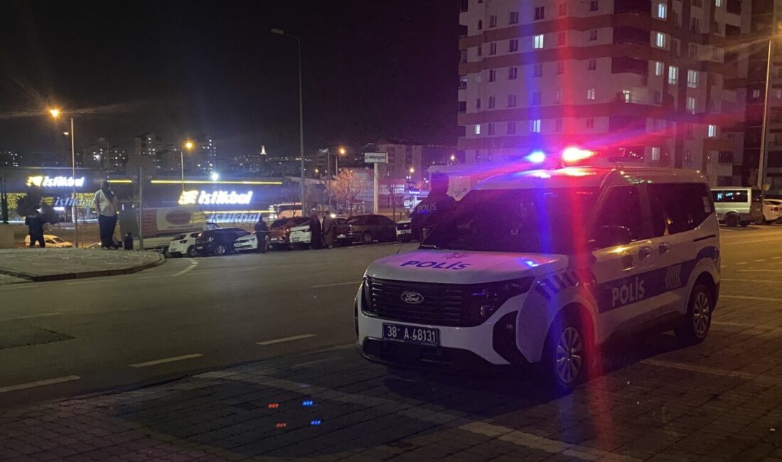 KAYSERİ (AA) – Kayseri'nin Melikgazi ilçesinde çıkan bıçaklı kavgada yaralanan