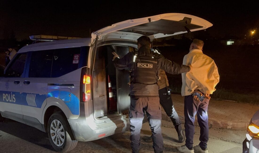 KAYSERİ (AA) – Kayseri'nin merkez Melikgazi ilçesinde polisin "dur" ihtarına