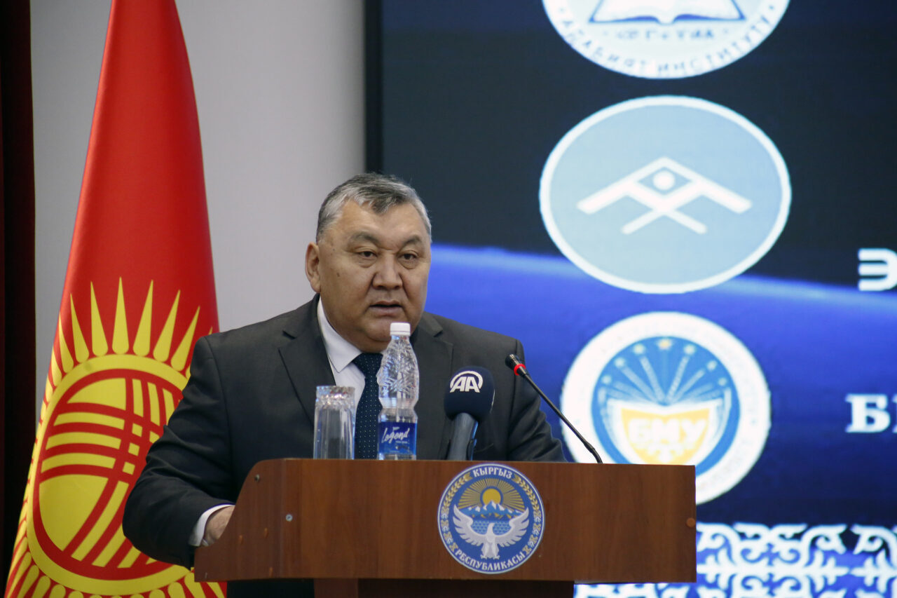 - Konferans kapsamında Kırgız filolojisinin önde gelen isimlerinden akademisyen Abdıldacan