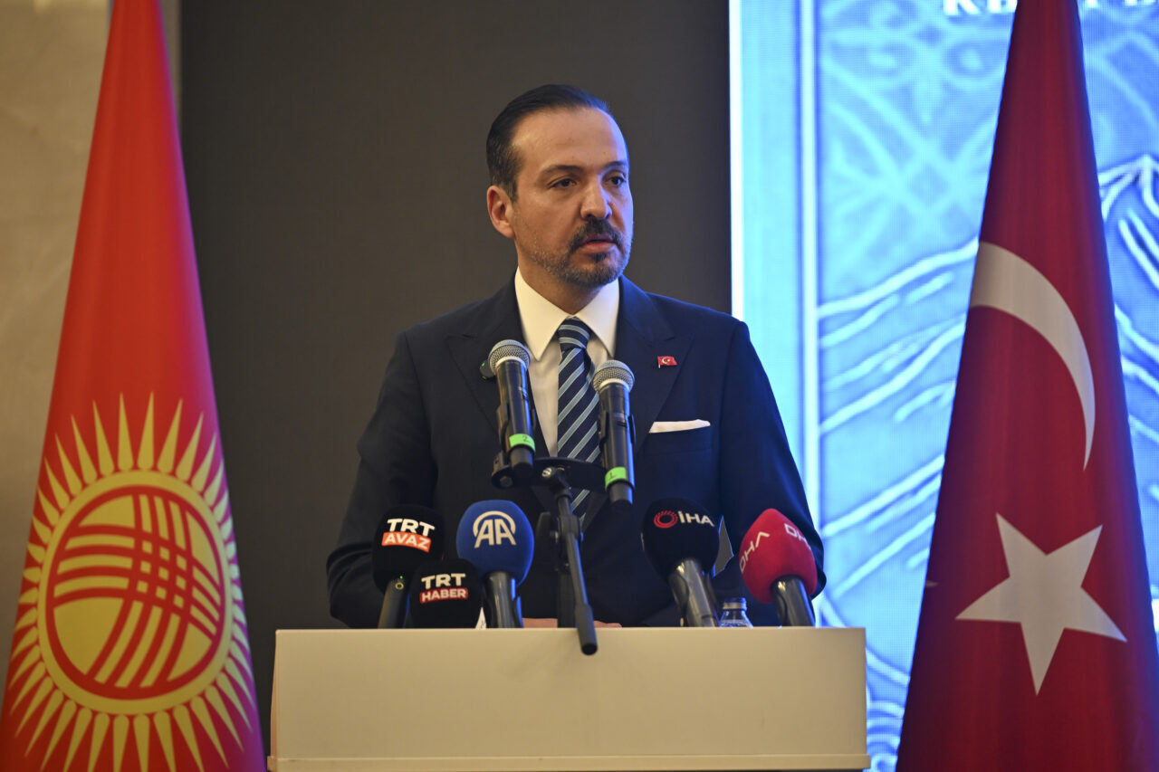 - AK Parti Genel Başkan Yardımcısı, Türk Devletleri ile İlişkiler