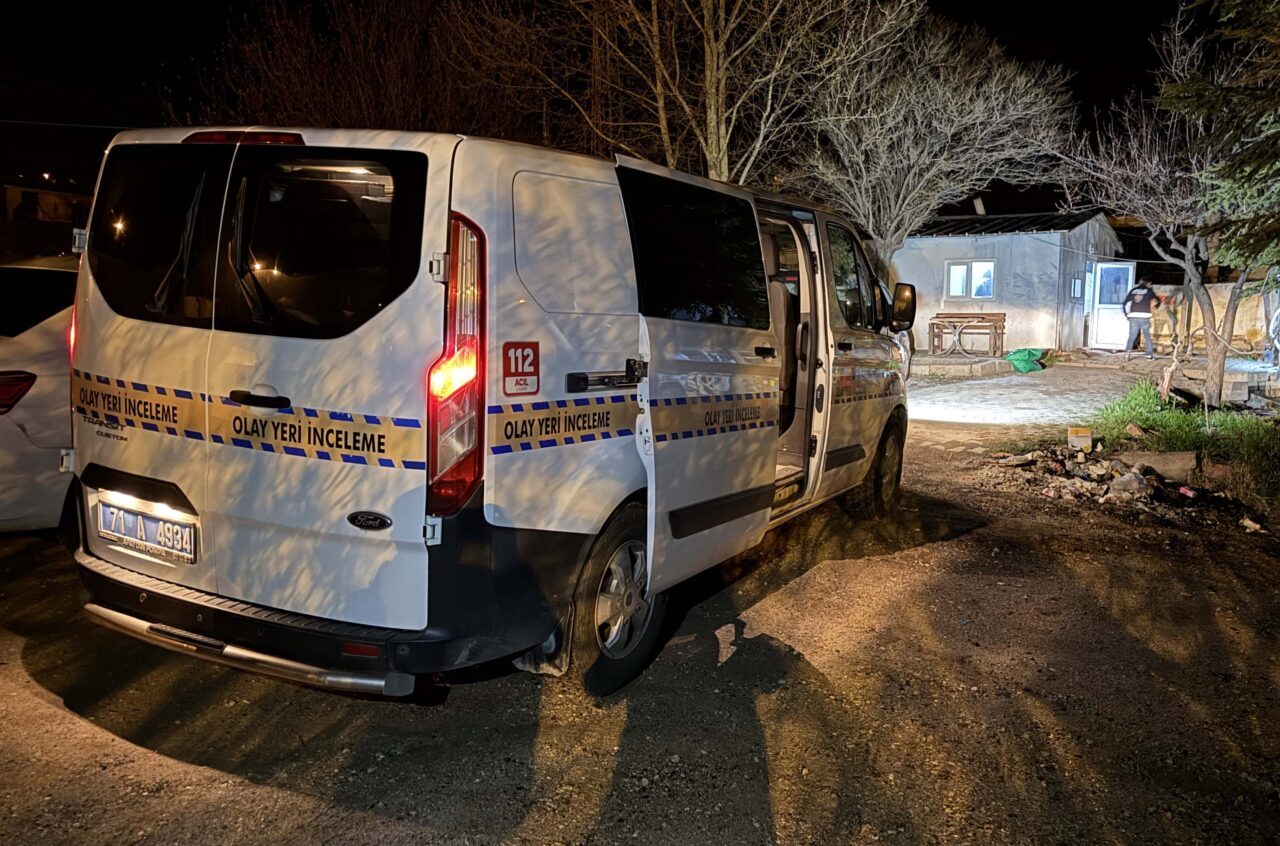 KIRIKKALE (AA) – Kırıkkale'nin Karakeçili ilçesinde, garajda silahlı saldırıya uğrayan