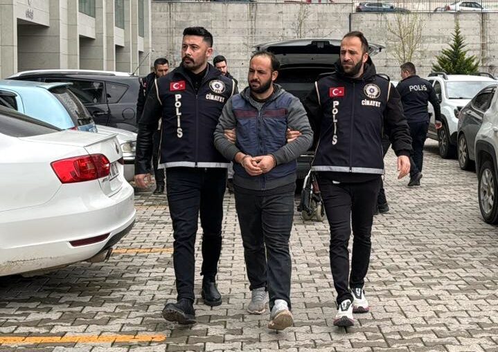 KIRIKKALE (AA) – Kırıkkale'de doğum yapan kız kardeşlerini ve erkek