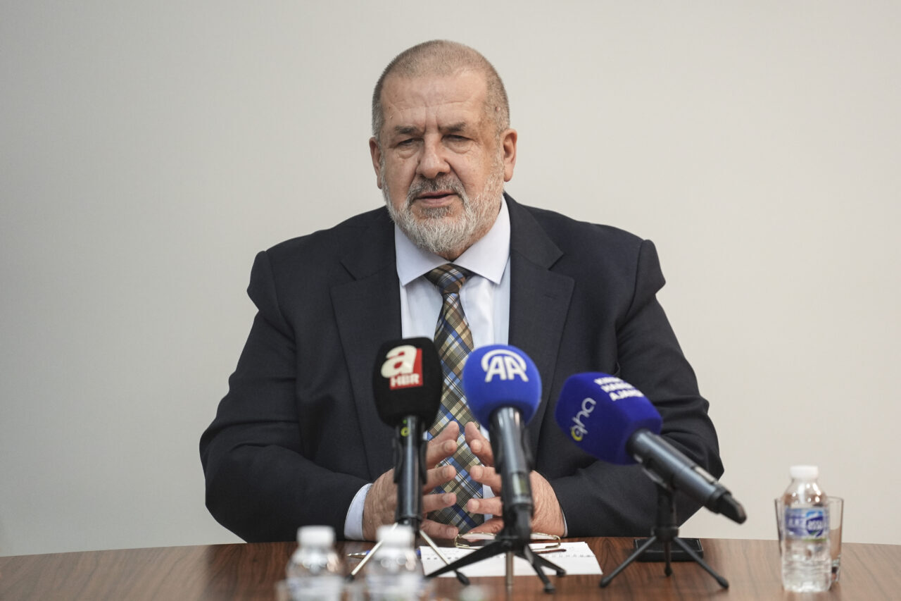 ANKARA (AA) – Kırım Tatar Milli Meclisi Başkanı Refat Çubarov,