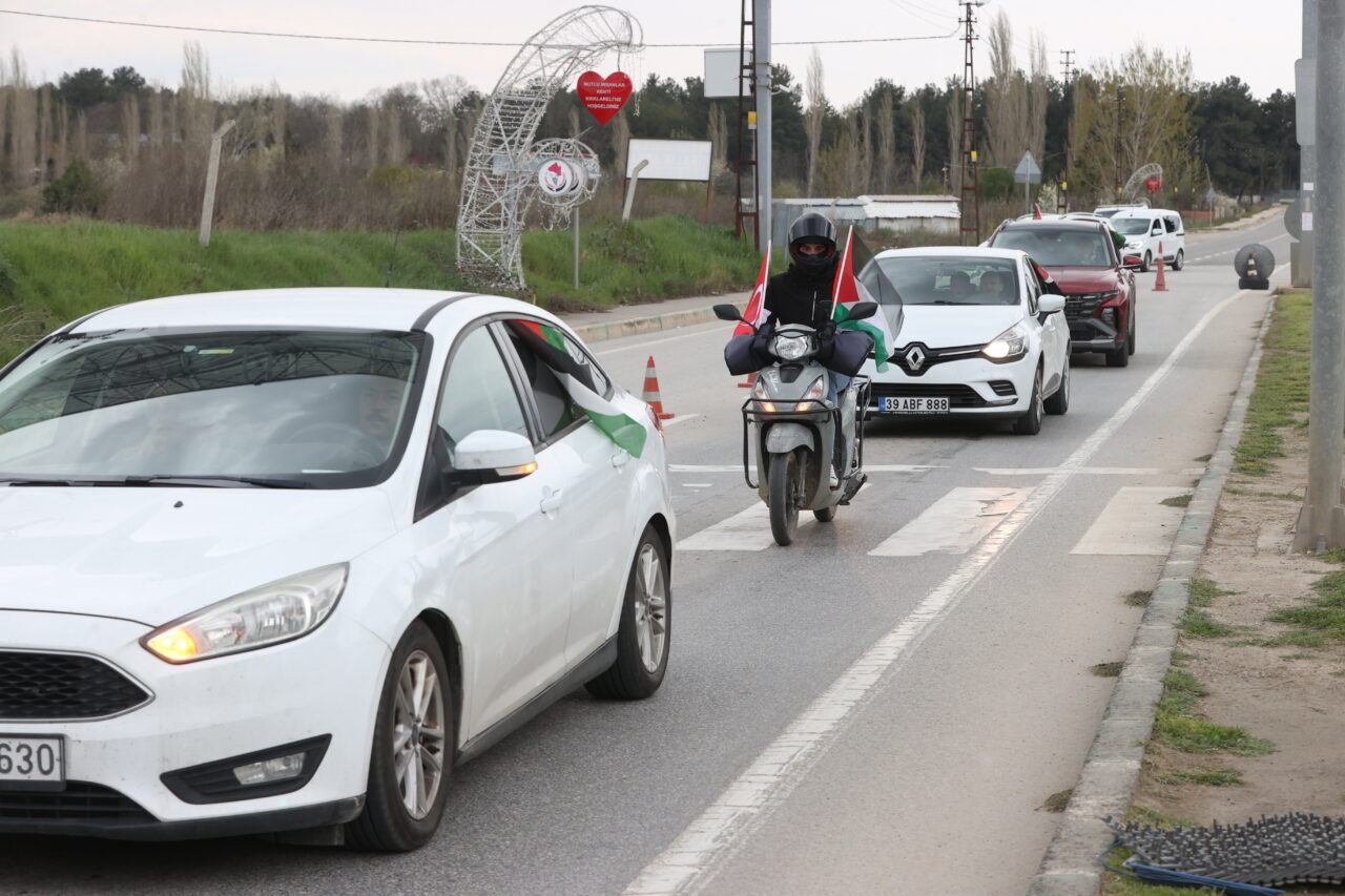 KIRKLARELİ (AA) – Kırklareli'de Filistin'e destek vermek amacıyla konvoy düzenlendi.