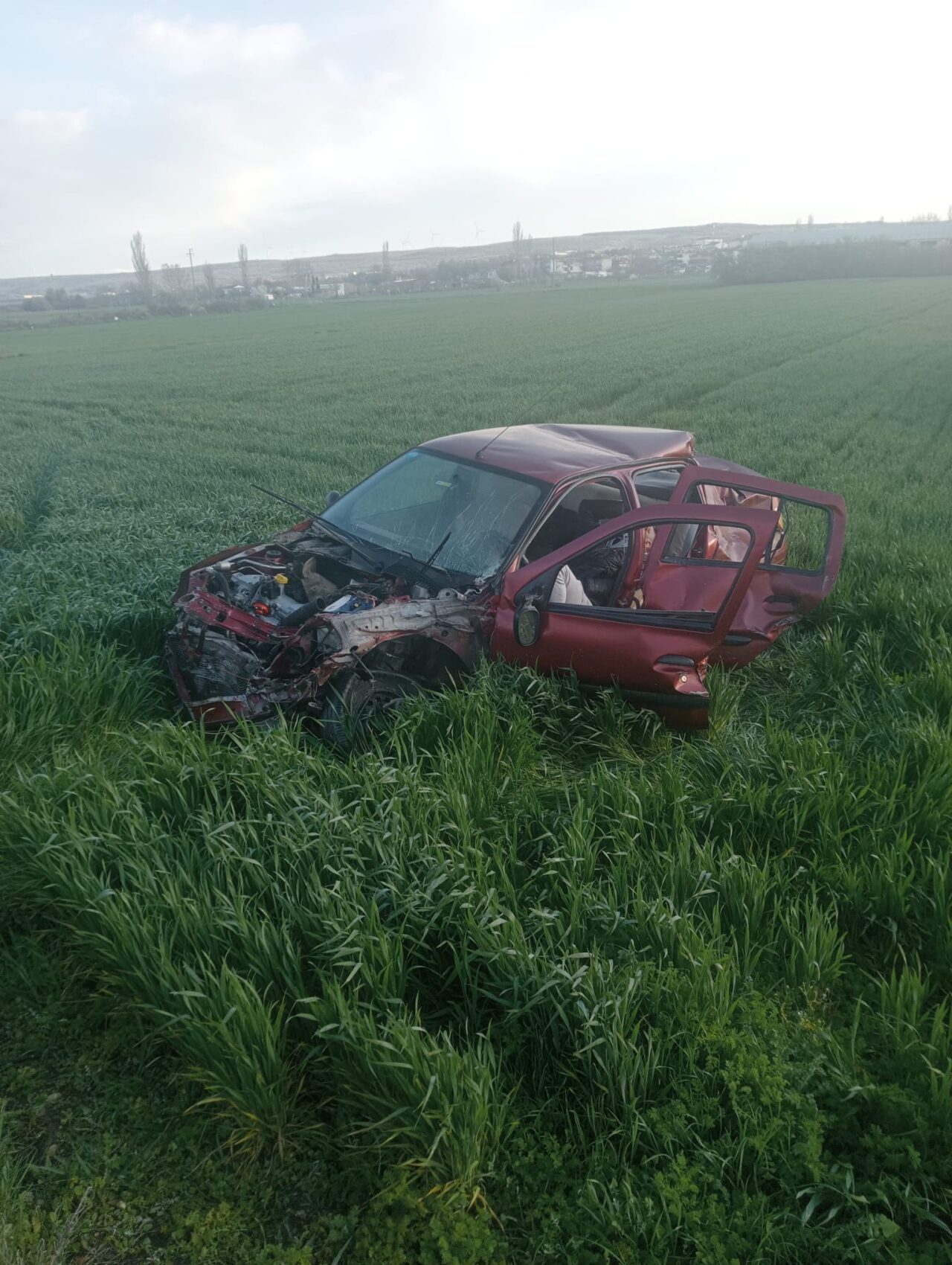 KIRKLARELİ (AA) – Kırklareli'nin Vize ilçesinde iki otomobilin çarpıştığı kazada