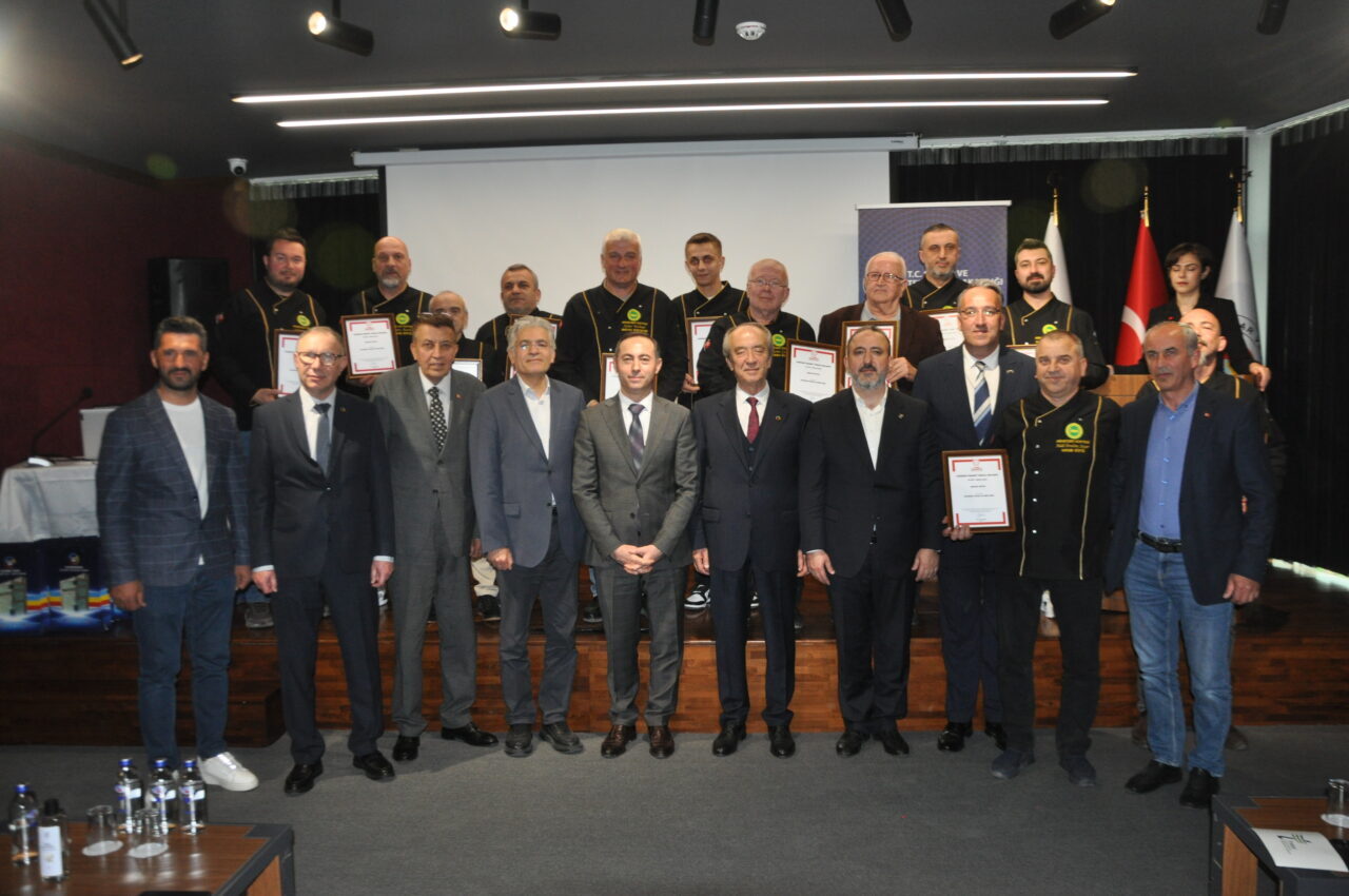 - Lüleburgaz Ticaret ve Sanayi Odası Başkanı İlhami Cebelli:
- "Bu