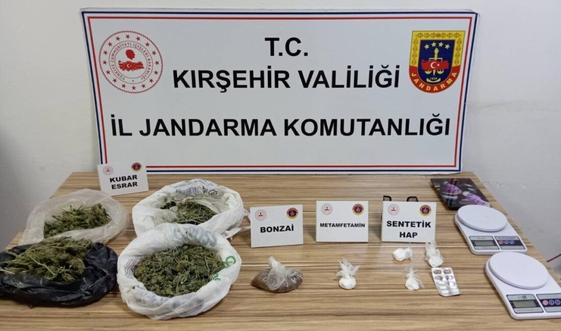 KIRŞEHİR (AA) – Kırşehir'de düzenlenen operasyonda 1,2 kilo uyuşturucuyla yakalanan