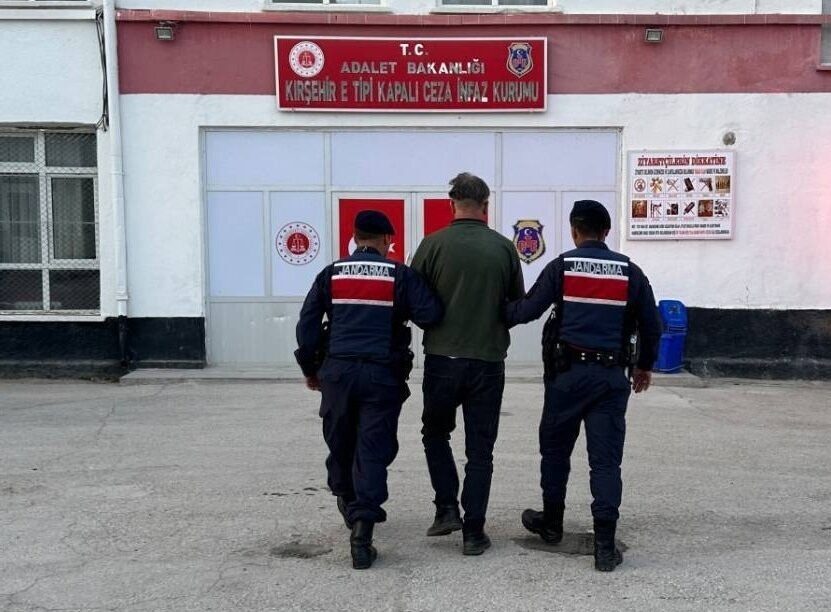 KIRŞEHİR (AA) – Kırşehir'in Kaman ilçesinde sahipsiz köpeği av tüfeğiyle