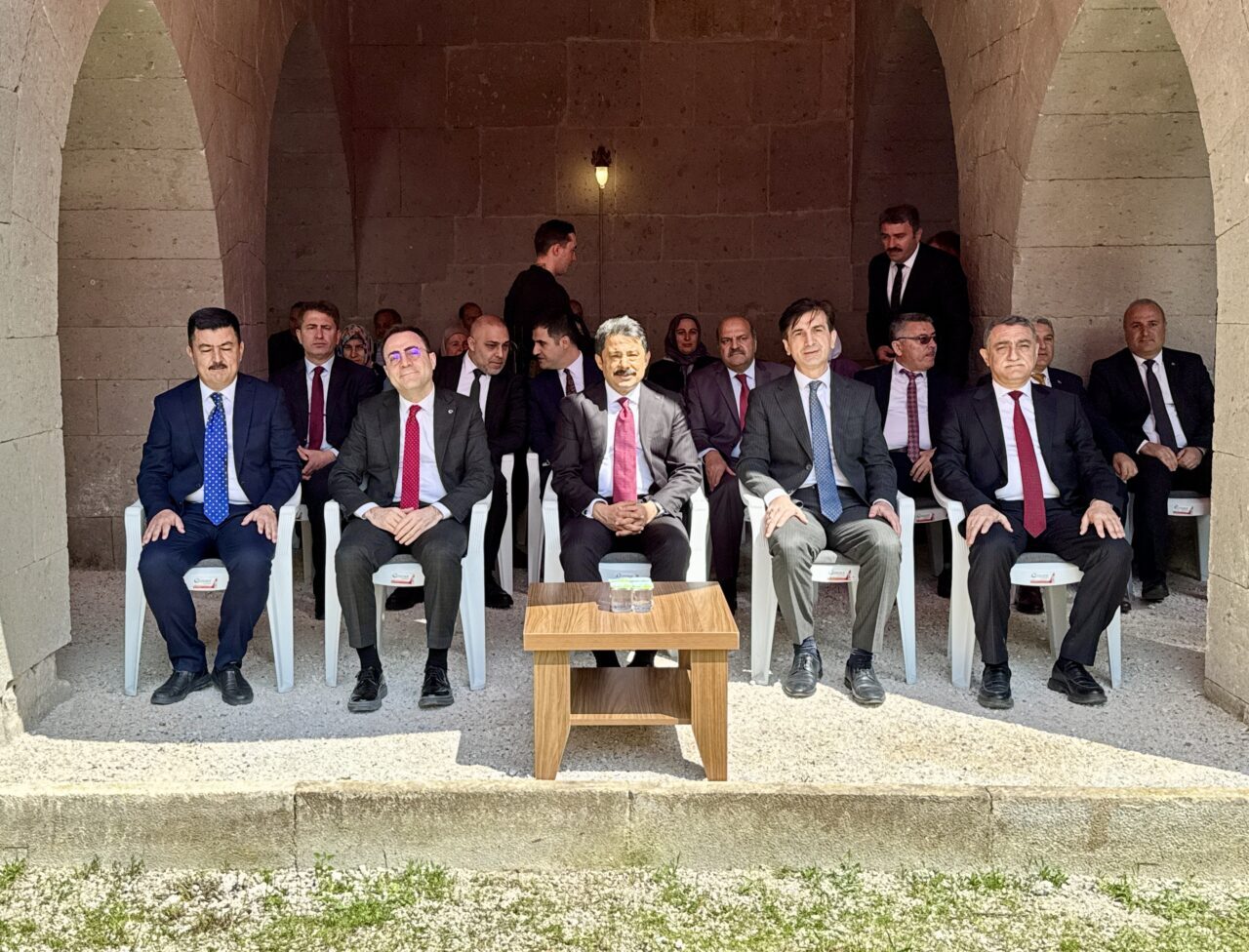 - KOP Bölge Kalkınma İdaresi Başkanı Murat Karakoyunlu:
- "Doğal gaza,