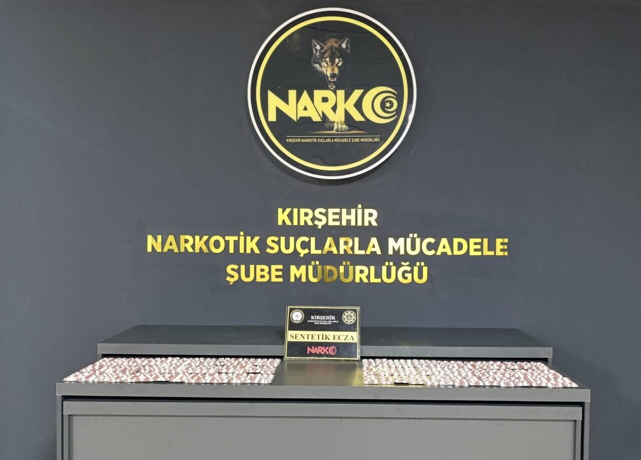 KIRŞEHİR (AA) – Kırşehir'de düzenlenen uyuşturucu operasyonunda, 1176 sentetik uyuşturucu