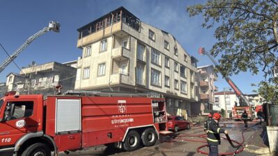 KOCAELİ (AA) – Kocaeli'nin Darıca ilçesinde 5 katlı binanın çatısında