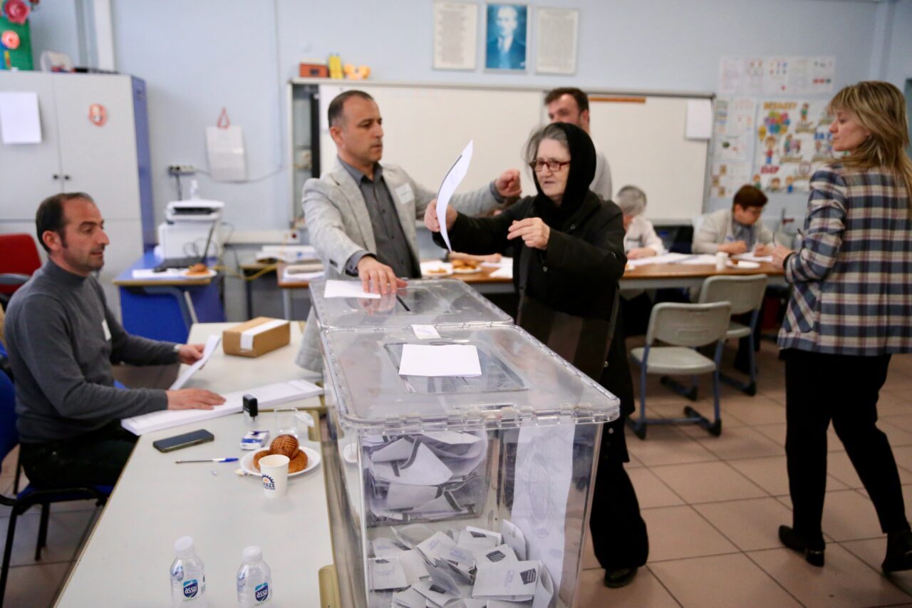 KOCAELİ (AA) – Kocaeli'de çifte vatandaşlar, Bulgaristan'daki genel seçim için