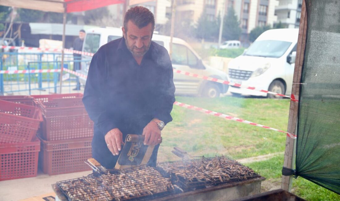 KOCAELİ (AA) – Kocaeli'nin Gebze ilçesinde düzenlenen festivalde katılımcılara 5