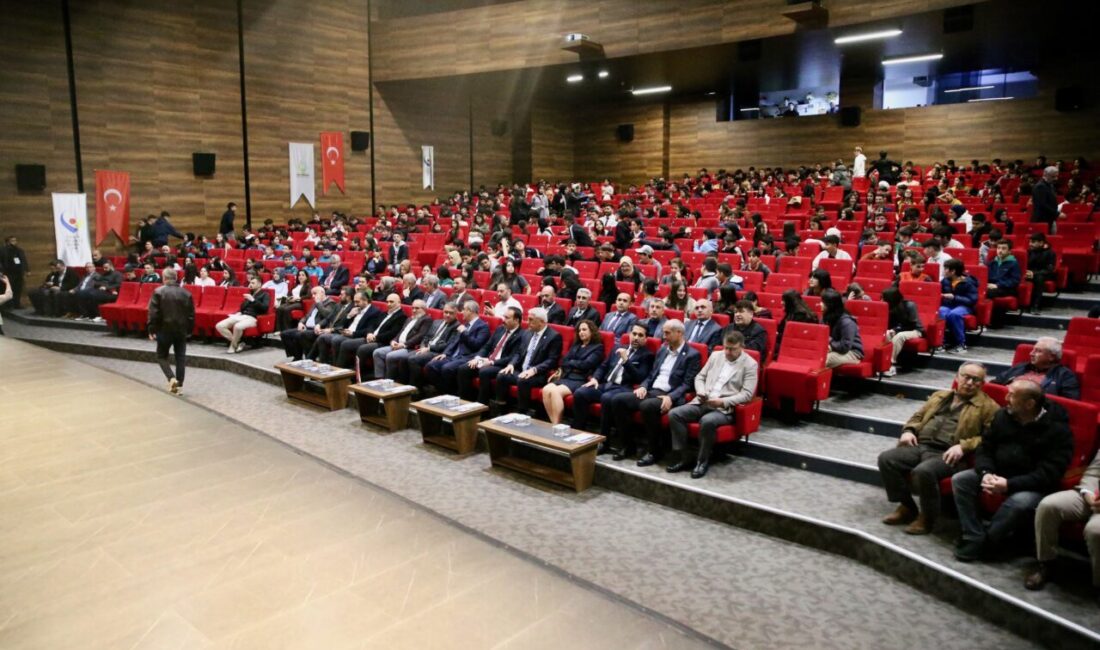 KOCAELİ (AA) – Kocaeli'de düzenlenen "Çayırova Kariyer ve İstihdam Fuarı",