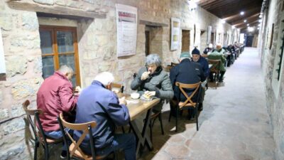 - Çoban Mustafa Paşa'nın 1523'te Gebze ilçesinde inşa ettirdiği külliyede,