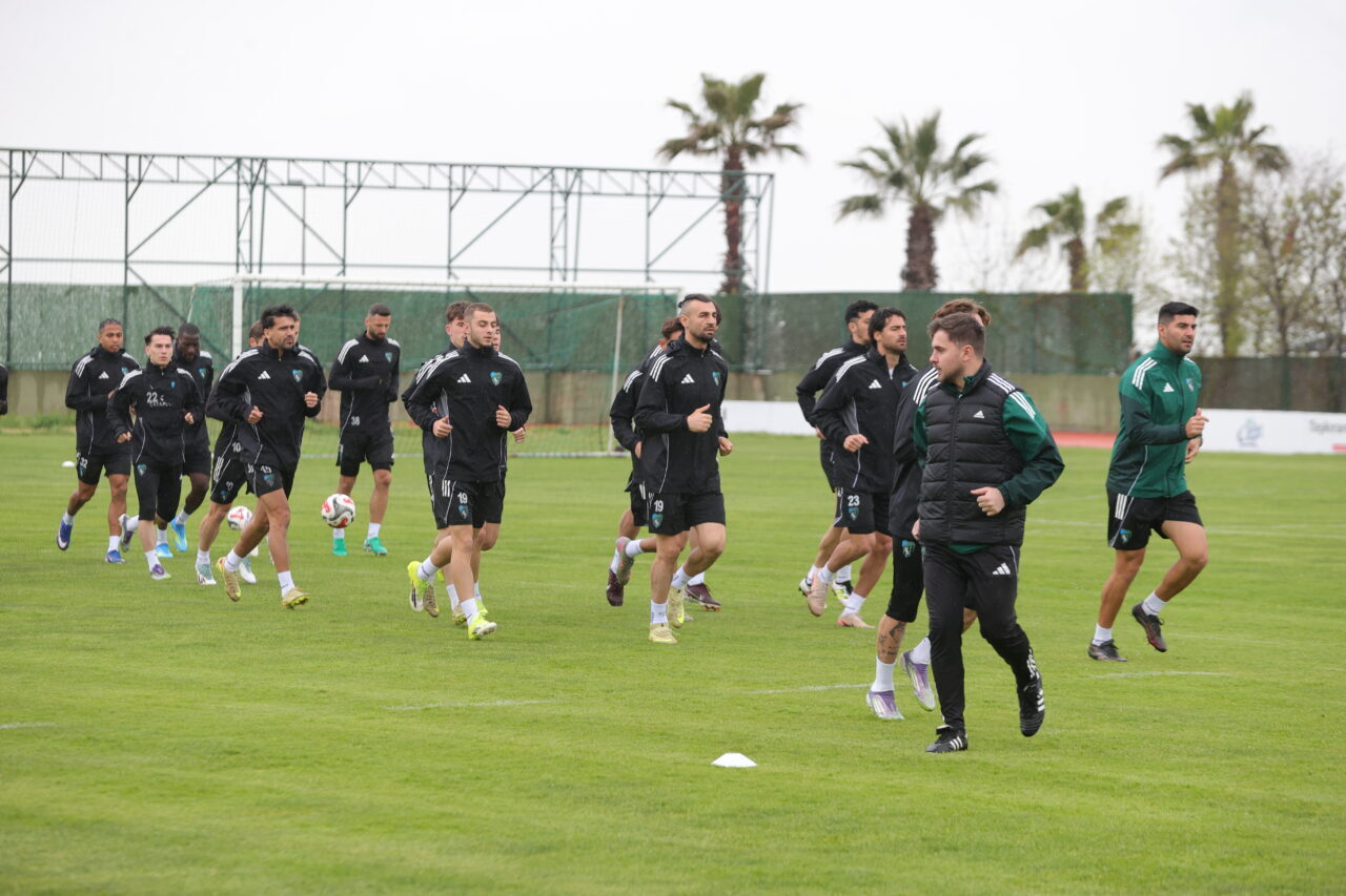 - Teknik direktör Selçuk İnan:
- "Biz her maçı kazanmak için