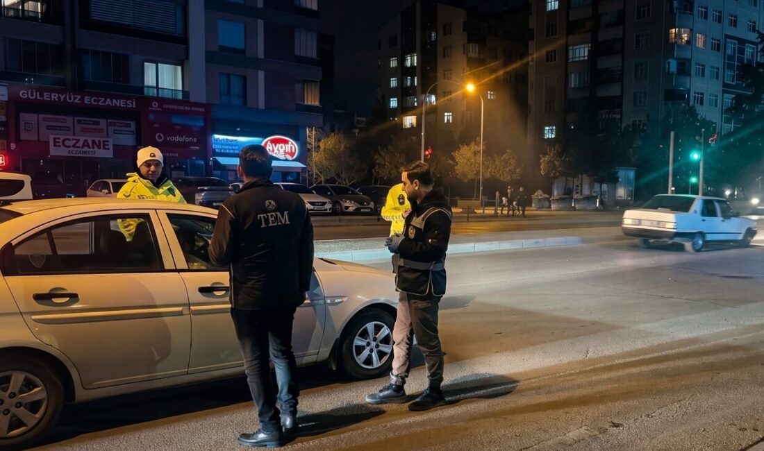 KONYA (AA) – Konya'da polis ekiplerinin geniş kapsamlı denetimlerinde 5
