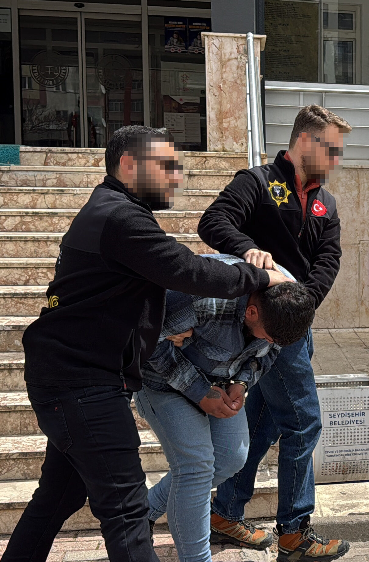 KONYA (AA) – Konya'nın Seydişehir ilçesinde düzenlenen uyuşturucu operasyonunda gözaltına