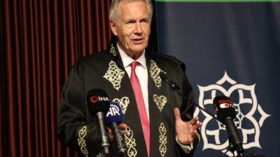 KOCAELİ (AA) – Kocaeli Sağlık ve Teknoloji Üniversitesi (KOSTÜ), eski