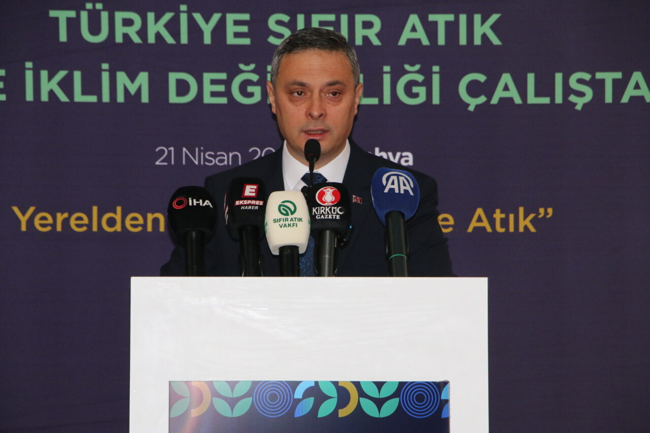 KÜTAHYA (AA) – Kütahya'da Sıfır Atık Vakfı tarafından "Yerelden Ulusala