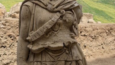 - Kültür ve Turizm Bakanı Mehmet Nuri Ersoy:
- "Sahne binasında,