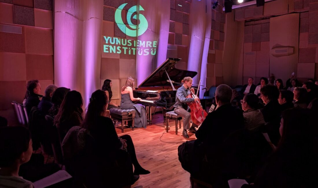 PRİŞTİNE (AA) – Londra Yunus Emre Enstitüsü (YEE), "Anadolu'dan Avrupa'ya: