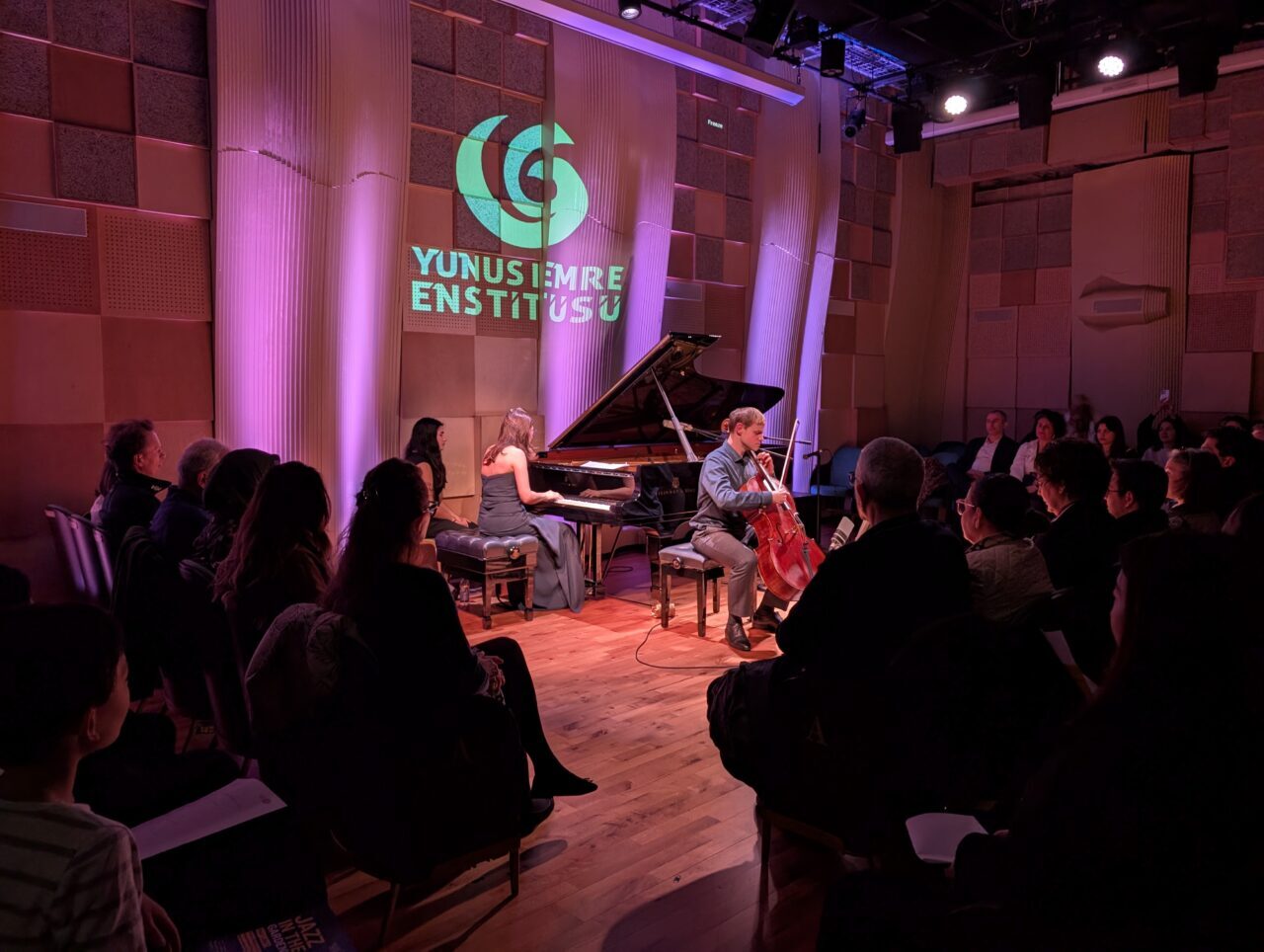 PRİŞTİNE (AA) – Londra Yunus Emre Enstitüsü (YEE), "Anadolu'dan Avrupa'ya: