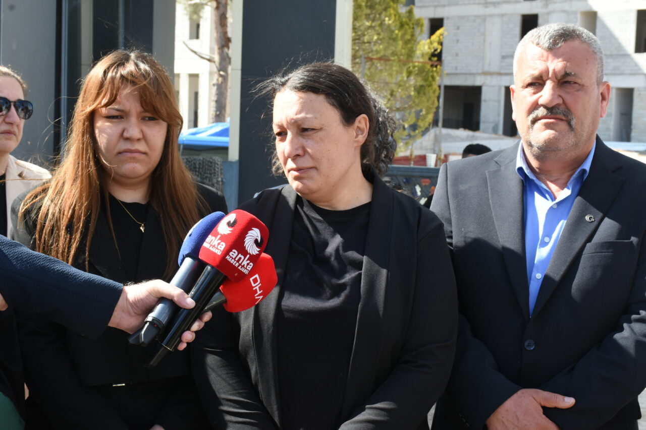 - Cinayet zanlısı kocaya ağırlaştırılmış müebbet, çocuk sanığa ise 2