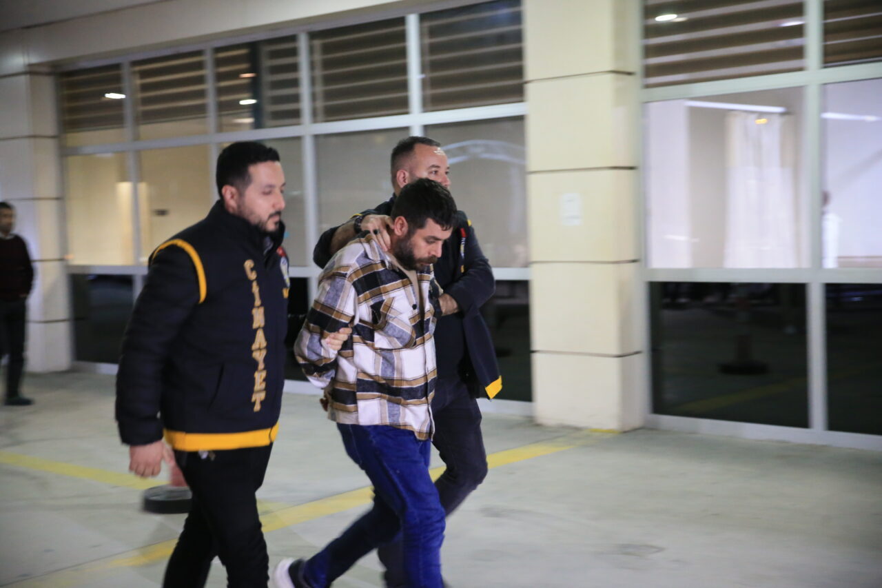 MANİSA (AA) – Manisa'nın Yunusemre ilçesinde 65 yaşındaki kadının, evinde