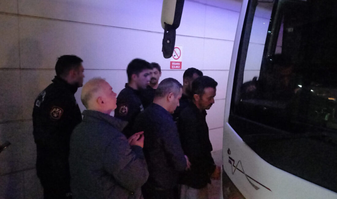 MANİSA (AA) – Manisa'da Fetullahçı Terör Örgütü'ne (FETÖ) yönelik operasyonda