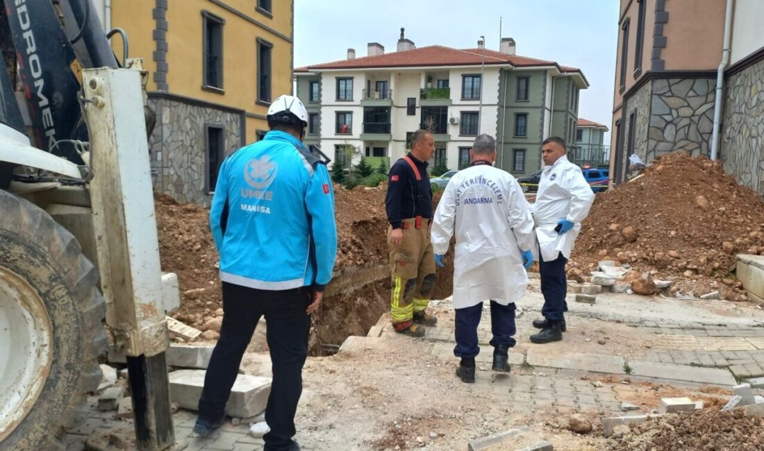 MANİSA (AA) – Manisa'nın Şehzadeler ilçesinde kanalizasyon hattı çalışması sırasında