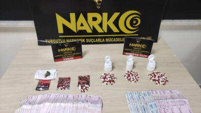 MANİSA (AA) – Manisa'nın Turgutlu ilçesinde düzenlenen uyuşturucu operasyonunda 2