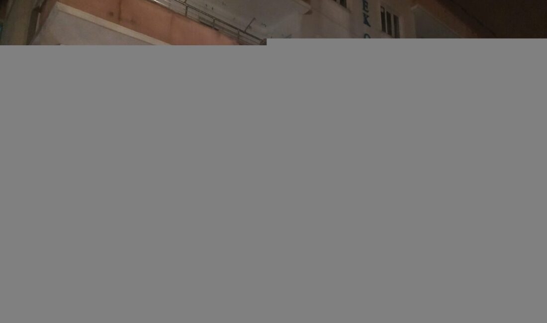 MARDİN (AA) – Mardin'in Midyat ilçesinde sağanak hayatı olumsuz etkiledi.
