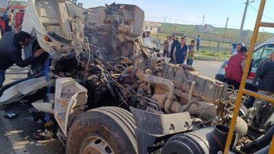 MARDİN (AA) – Mardin'in Midyat ilçesinde tırla çarpışan kamyonun sürücüsü