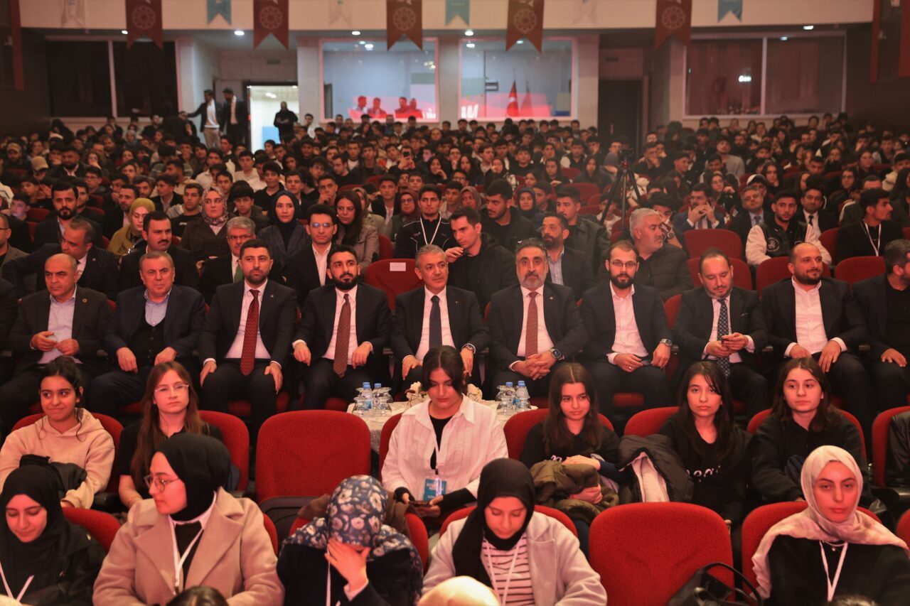 - TÜGVA Genel Başkanı İbrahim Beşinci:
- "İstiyoruz ki gençlerimiz ihtisaslaşsın,