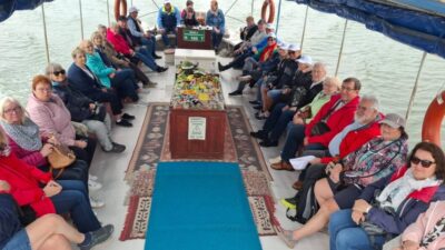 MUĞLA (AA) – Muğla'nın Marmaris ilçesinde, yerel yönetim ve turizm