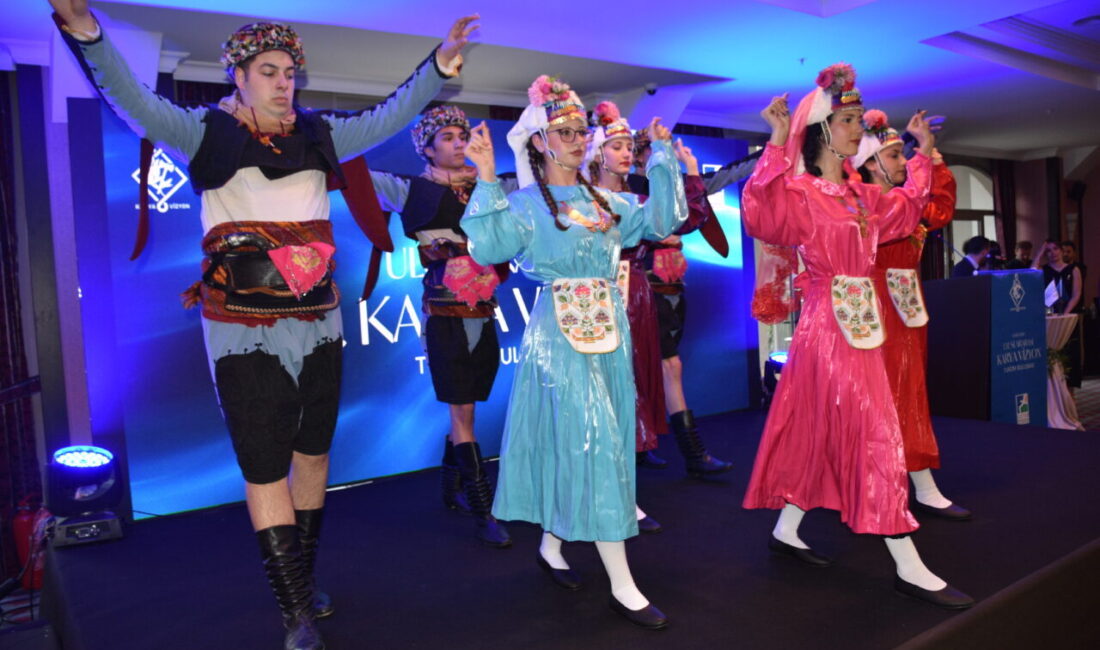 MUĞLA (AA) – Muğla'nın Marmaris ilçesinde, turizm sektörü temsilcileri, yatırımcılar