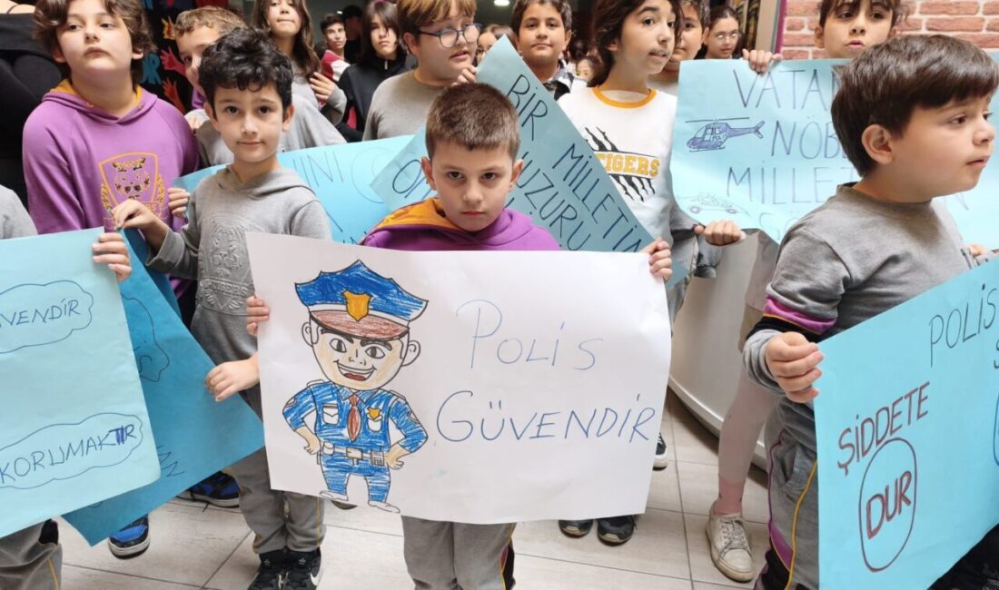 MUĞLA (AA) – Muğla'nın Marmaris ilçesinde ilkokul öğrencileri, Türk Polis