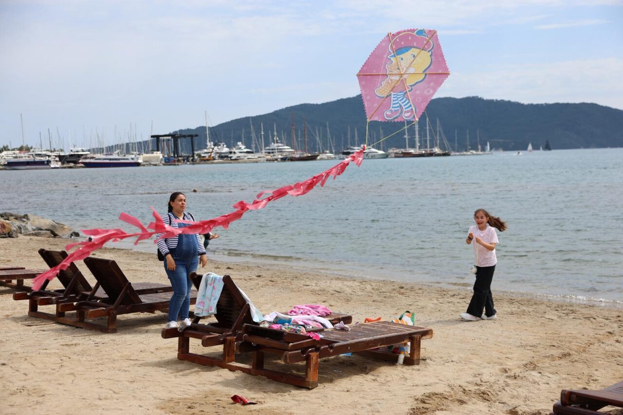 MUĞLA (AA) – Muğla'nın Marmaris ilçesinde, 23 Nisan Ulusal Egemenlik