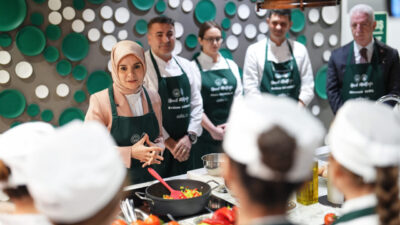 - Aile ve Sosyal Hizmetler Bakanı Göktaş:
- "Çocuklarımız, 32 ünlü