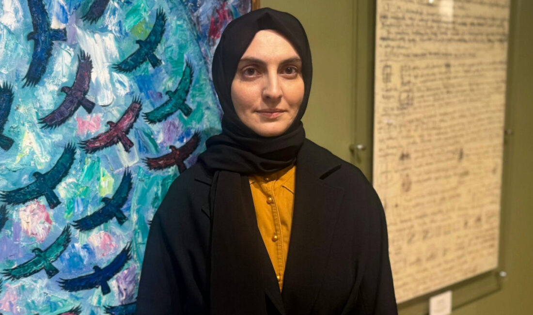 - Ressam İlhami Atalay:
- "Sanatkarlarımız akademik kuralların içinde boğulmadan en