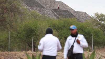 BOGOTA (AA) – Meksika’daki turistik Teotihuacan piramitlerinde düzenlenen silahlı saldırıda