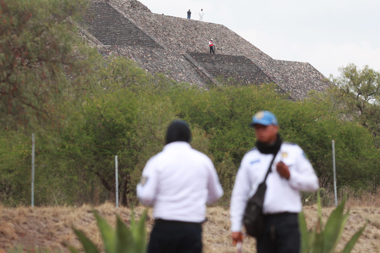BOGOTA (AA) – Meksika’daki turistik Teotihuacan piramitlerinde düzenlenen silahlı saldırıda