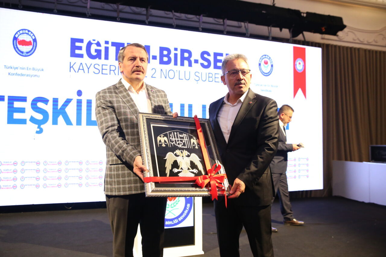 - "Kurulduğumuz andan geldiğimiz zamana kadar hiçbir zaman milletle karşı