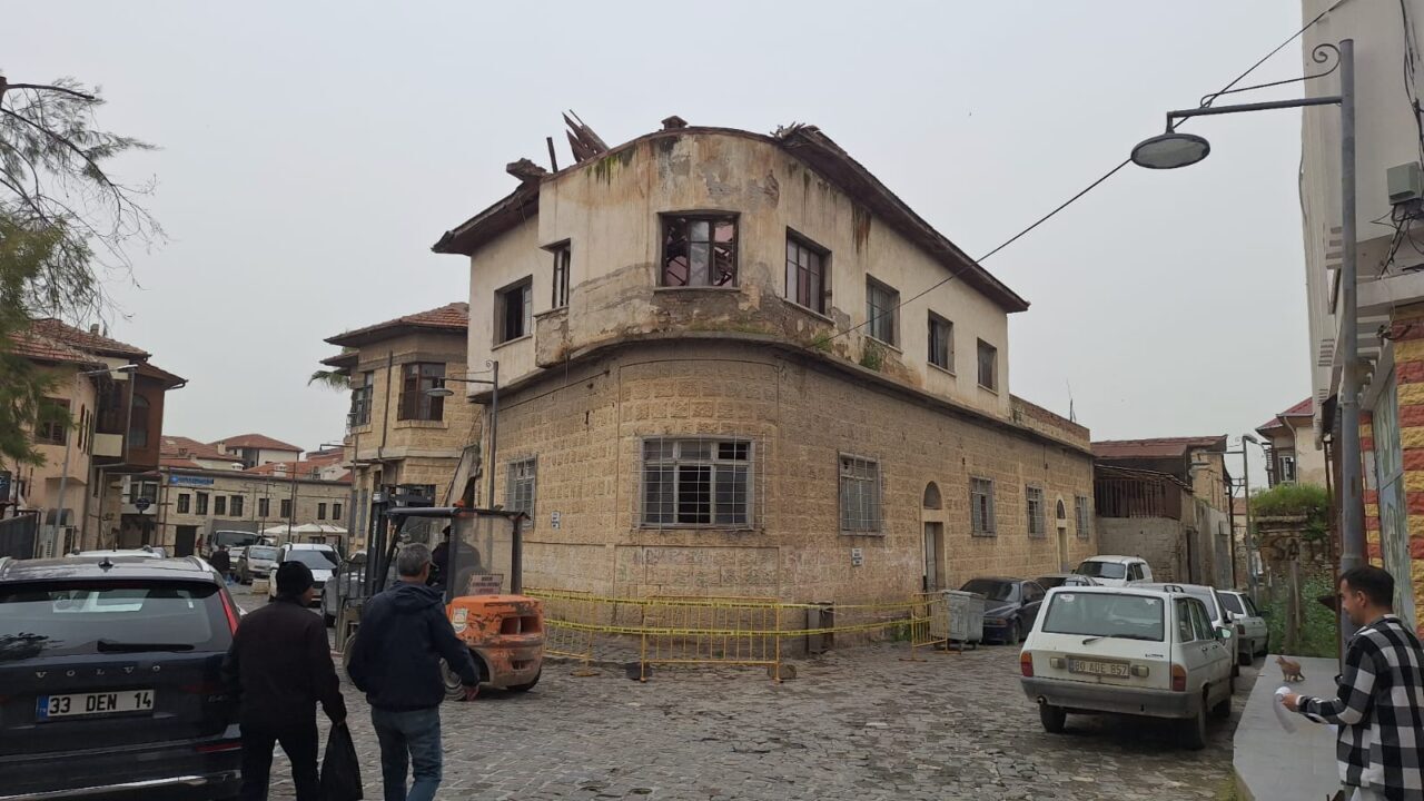 MERSİN (AA) – Mersin'in Tarsus ilçesinde boş olduğu öğrenilen 2