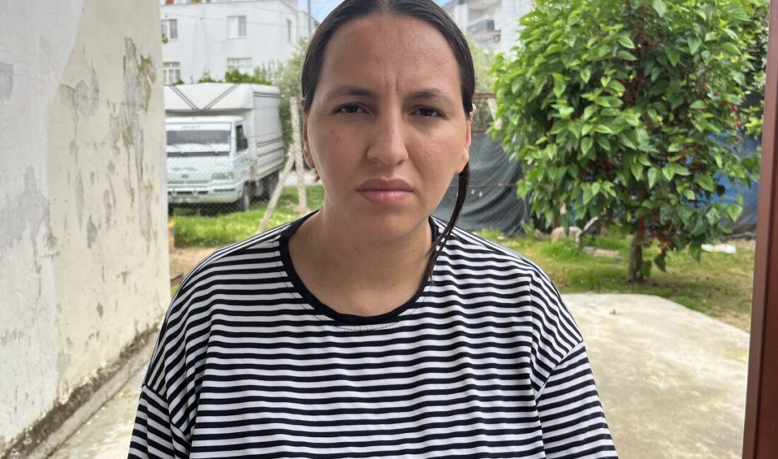 MERSİN (AA) – Mersin'in Tarsus ilçesinde boşanma aşamasındaki eşinin bıçakla